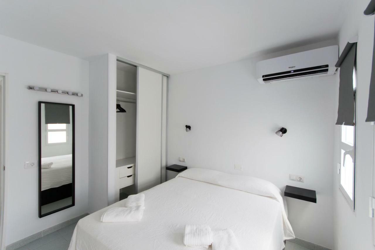 Bungalow With Terrace Near The Beach San Bartolomé エクステリア 写真